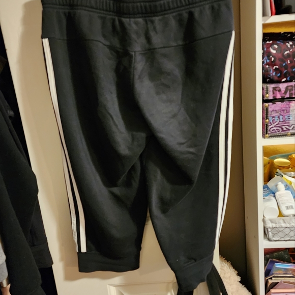 Adidas cropped sweatpants Size medium womens - Picture 3 of 3